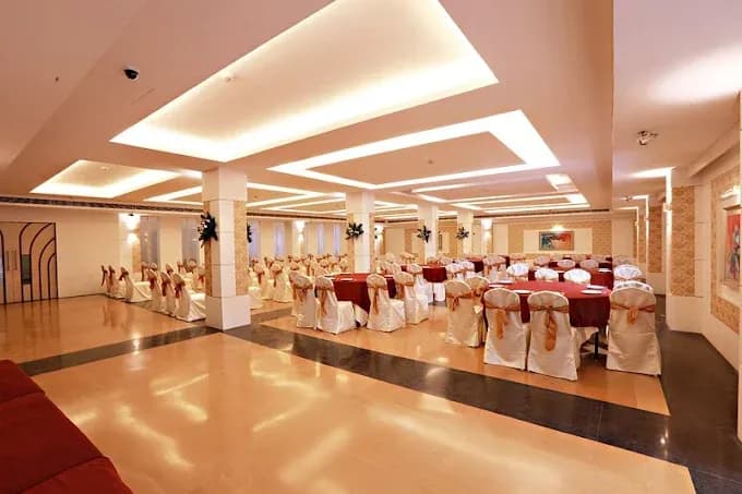 Hotel Patliputra Continental - Hotel in PC Golambar Bypass Crossing, Ali Nagar Colony, Anisabad, Patna, Bihar 800002, India