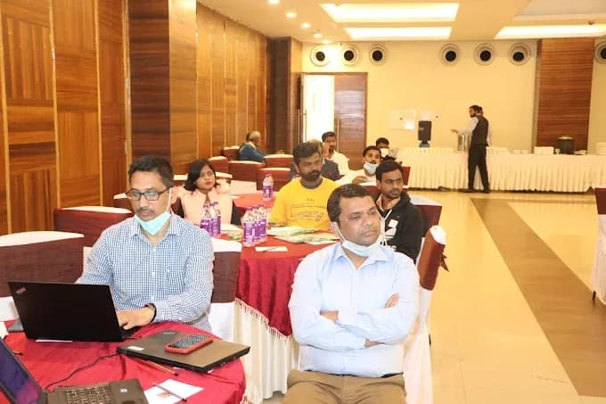 Vijayatej Clarks Inn - Banquet Hall in 4th P&M Mall, Patliputra Kurji Rd, Patliputra Industrial Area, Patliputra Colony, Patna, Bihar 800013, India