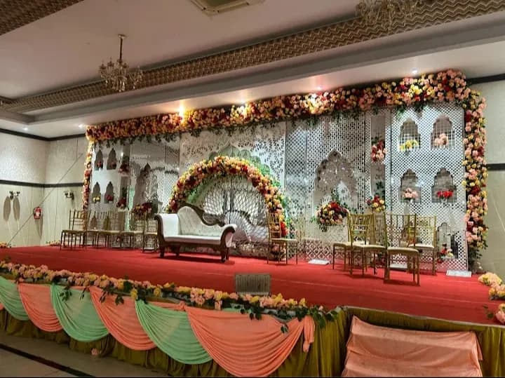 The Crown Banquet Hall & Hotel - Hotel in Khagaul - Phulwari Sharif Rd, near BMP 16, Lakh, Khagaul, Patna, Bihar 801105, India